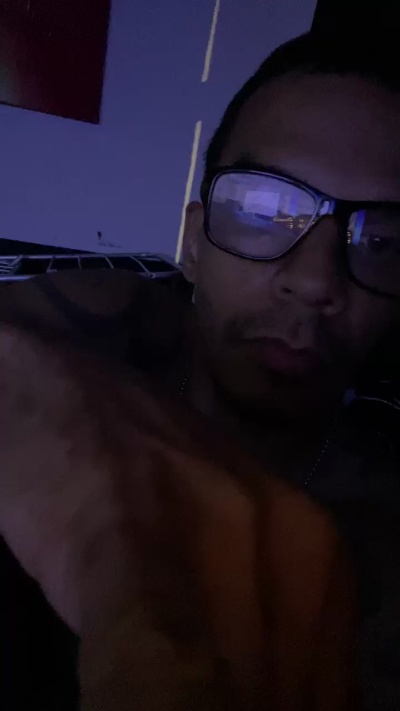 HardBioDomMale live cam on Cam4