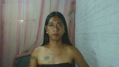 HardBonerBella live cam on Cam4