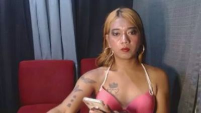 HardBonerBella live cam on Cam4