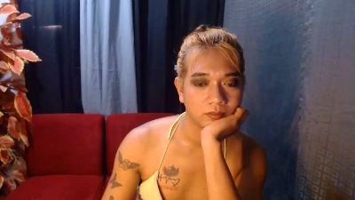 HardBonerBella live cam on Cam4