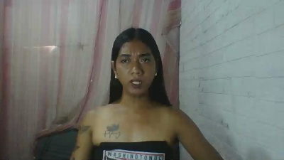 HardBonerBella live cam on Cam4