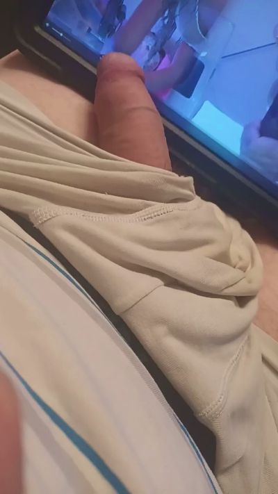 HardNWet2427 live cam on Cam4