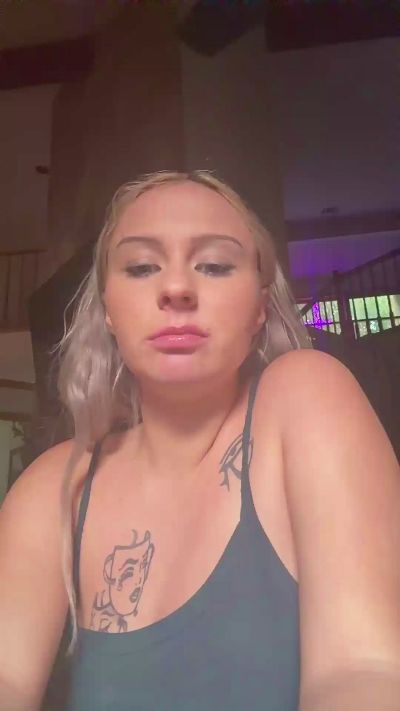 Hardcandee live cam on Cam4
