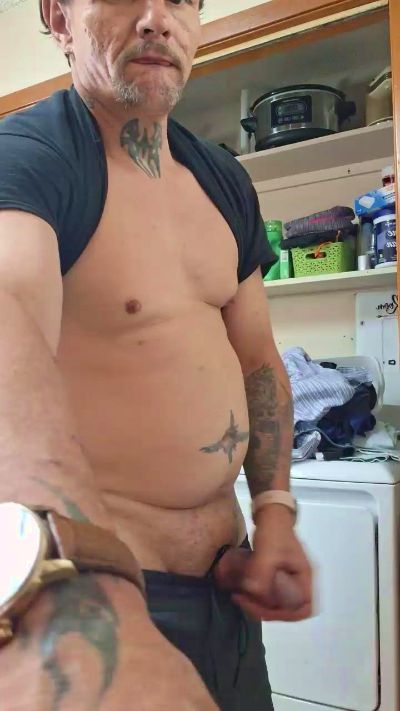 Hardhitter2005 live cam on Cam4