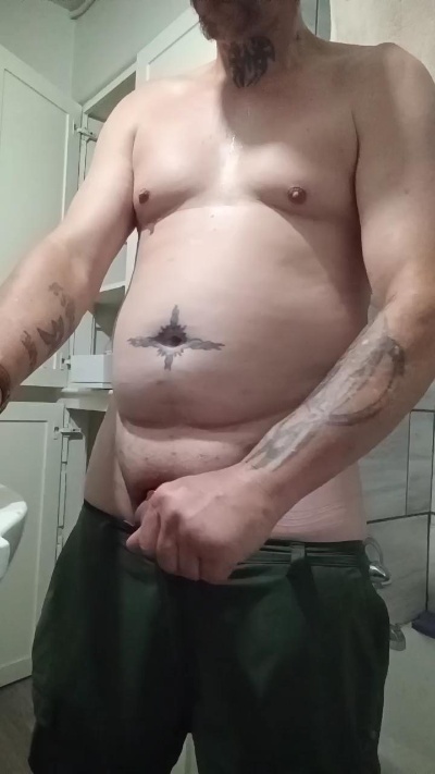 Hardhitter2005 live cam on Cam4