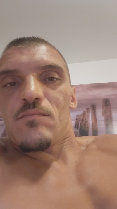 Hardpleasure3 live cam on Cam4