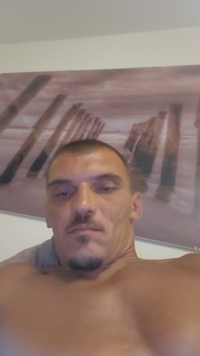 Hardpleasure3 live cam on Cam4