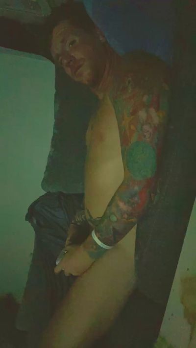 HardwrkingK0 live cam on Cam4