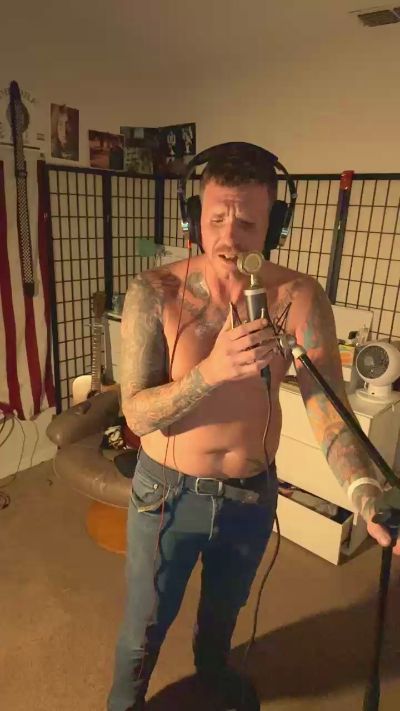 HardwrkingK0 live cam on Cam4