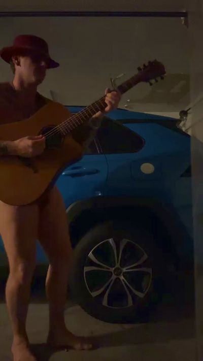 HardwrkingK0 live cam on Cam4