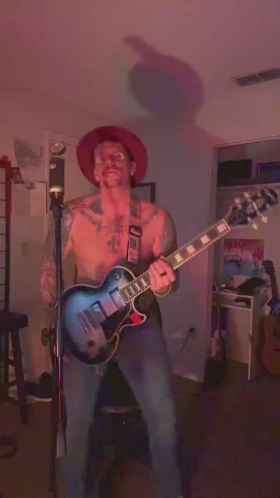 HardwrkingK0 live cam on Cam4