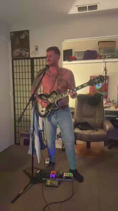 HardwrkingK0 live cam on Cam4
