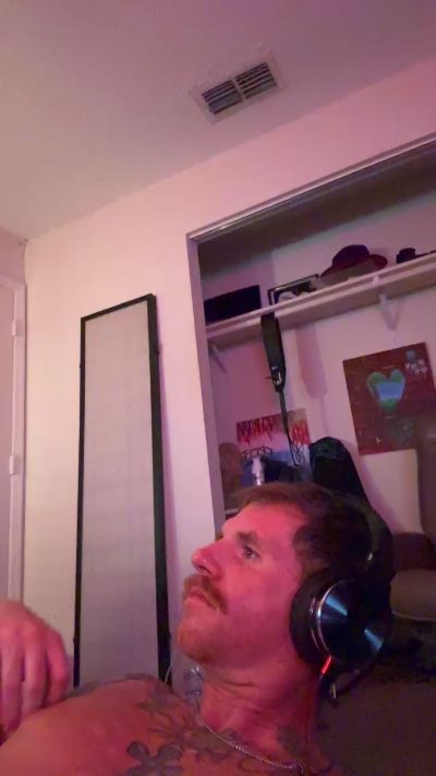 HardwrkingK0 live cam on Cam4