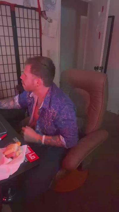 HardwrkingK0 live cam on Cam4