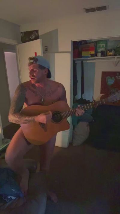 HardwrkingK0 live cam on Cam4
