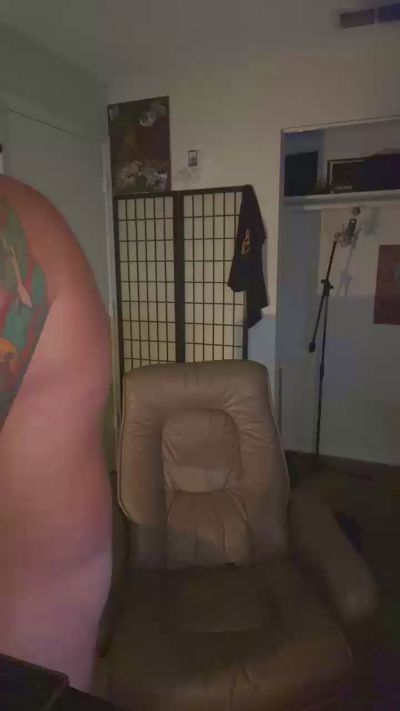 HardwrkingK0 live cam on Cam4