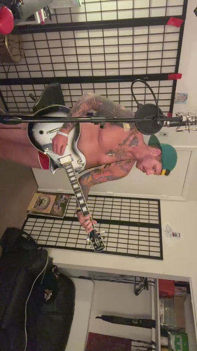 HardwrkingK0 live cam on Cam4