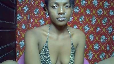 Harea777 live cam on Cam4
