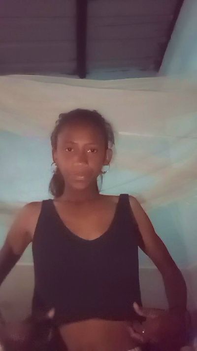 Harena22 live cam on Cam4