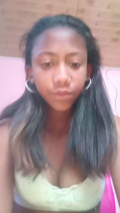 Harena22 live cam on Cam4