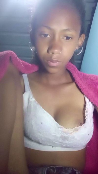 Harena22 live cam on Cam4