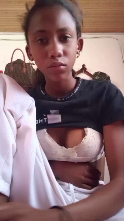 Harena22 live cam on Cam4