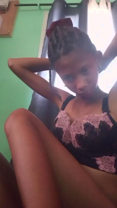 Harena22 live cam on Cam4