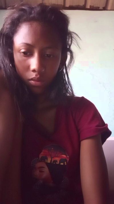 Harena22 live cam on Cam4