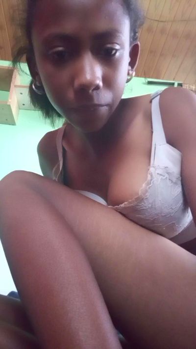Harena22 live cam on Cam4