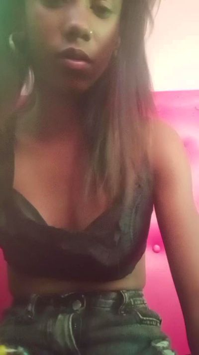 Harena22 live cam on Cam4