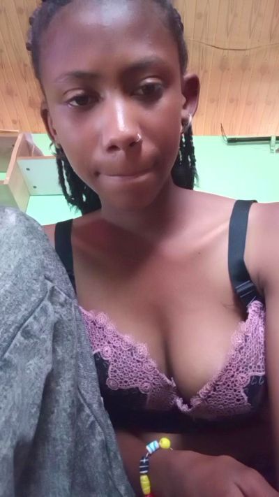 Harena22 live cam on Cam4