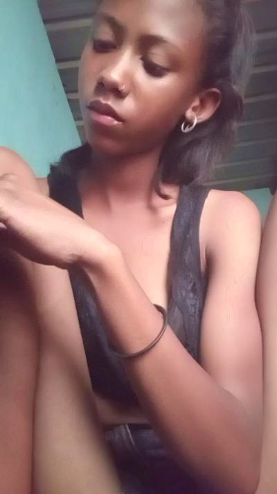 Harena22 live cam on Cam4