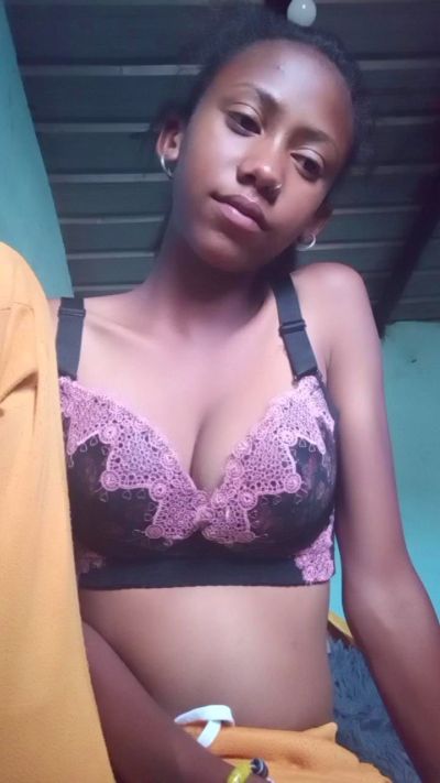 Harena22 live cam on Cam4