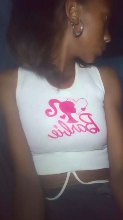 Harena22 live cam on Cam4