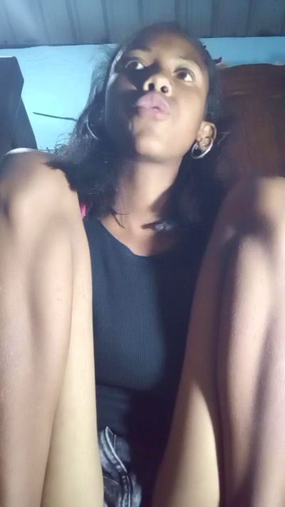 Harena22 live cam on Cam4
