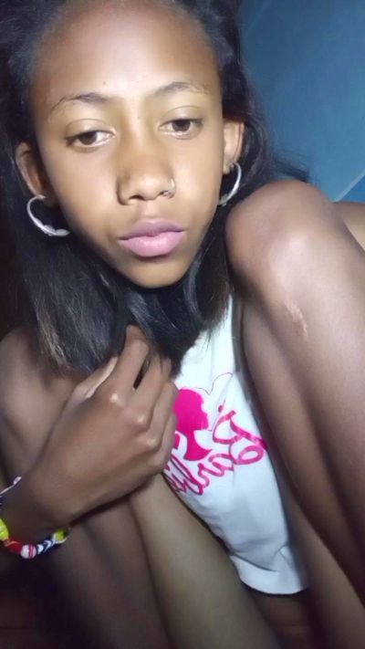 Harena22 live cam on Cam4