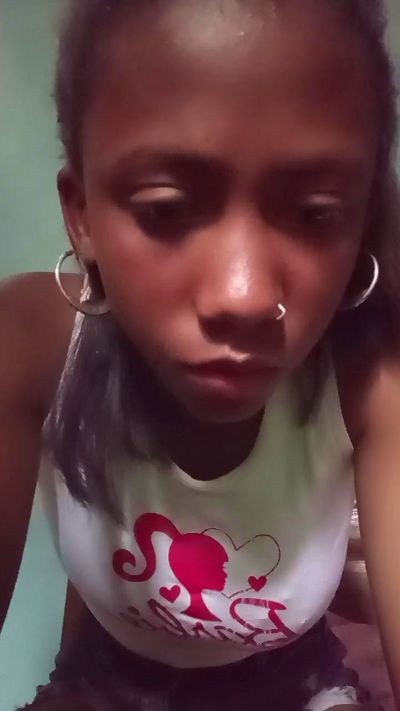 Harena22 live cam on Cam4