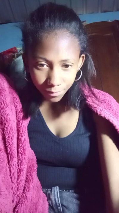 Harena22 live cam on Cam4
