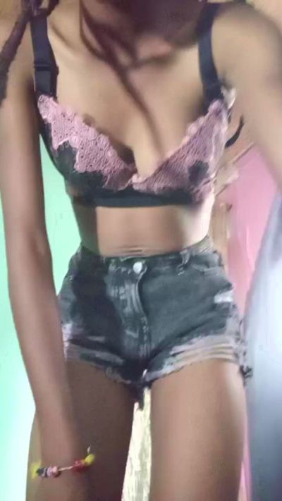 Harena22 live cam on Cam4