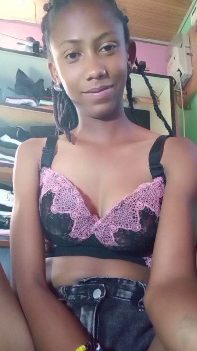 Harena22 live cam on Cam4