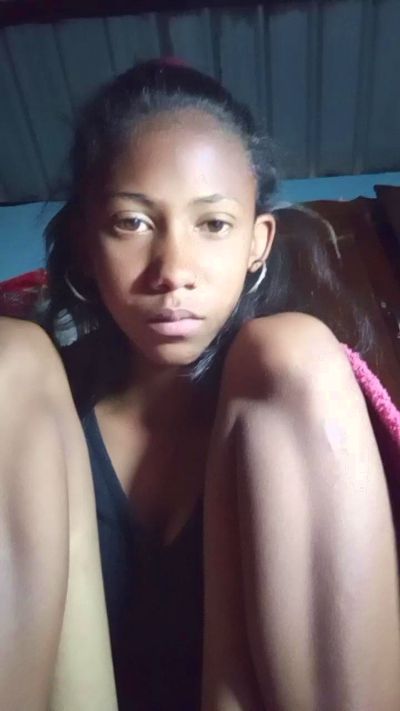 Harena22 live cam on Cam4