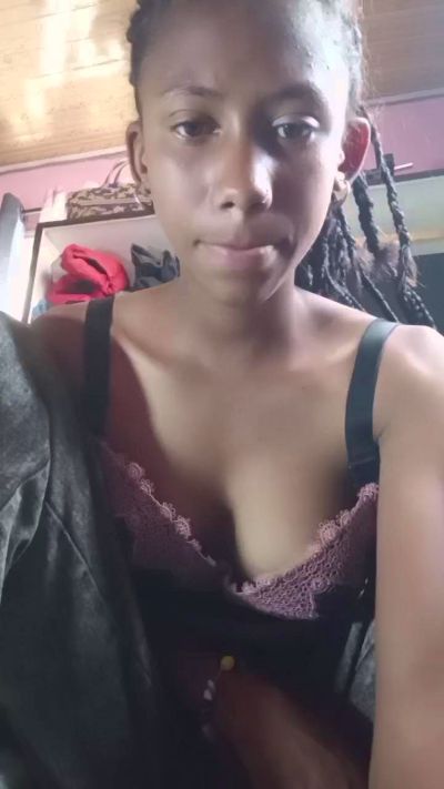 Harena22 live cam on Cam4