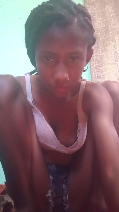 Harena22 live cam on Cam4
