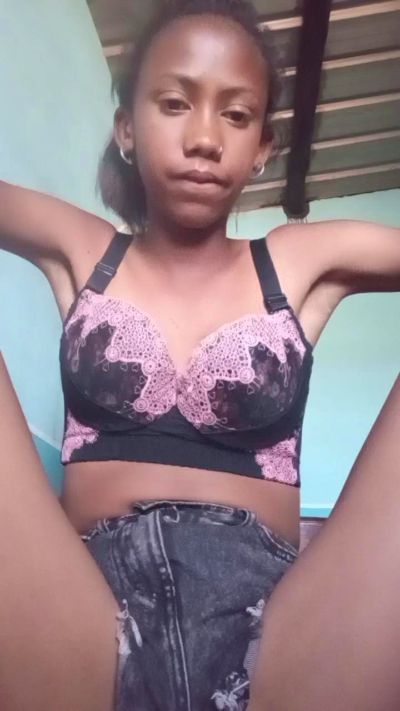 Harena22 live cam on Cam4