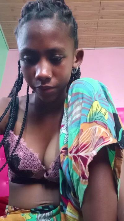 Harena22 live cam on Cam4