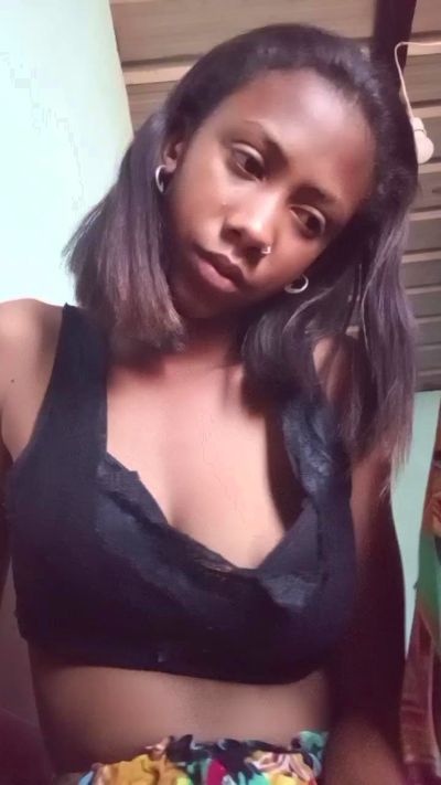 Harena22 live cam on Cam4