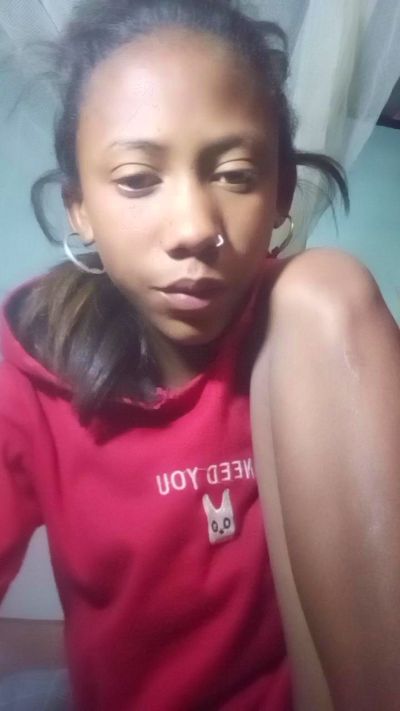 Harena22 live cam on Cam4