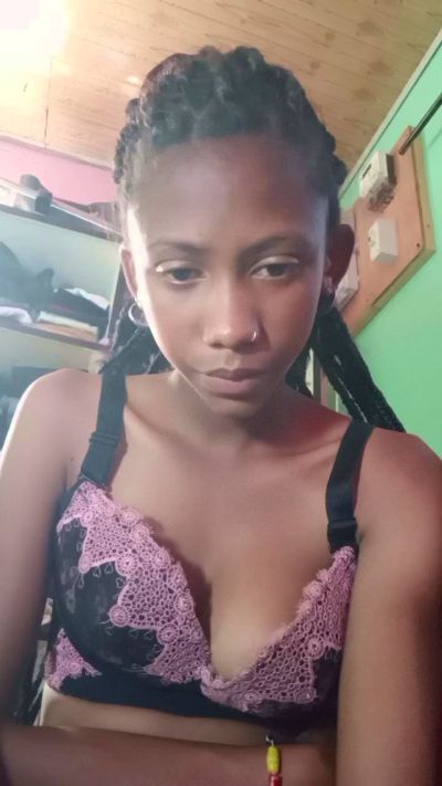 Harena22 live cam on Cam4
