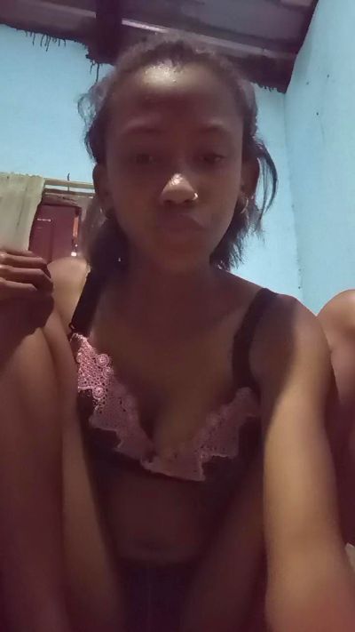 Harena22 live cam on Cam4