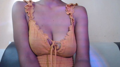 Harenah555 live cam on Cam4
